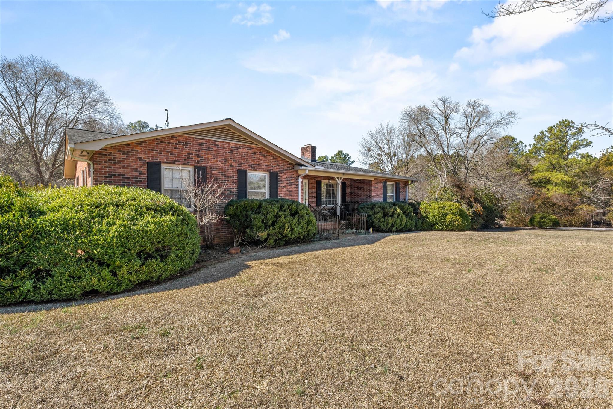 6330 Richburg Road Great Falls, SC 29055 - Photo 3 of 20 a front view of a house with a garden