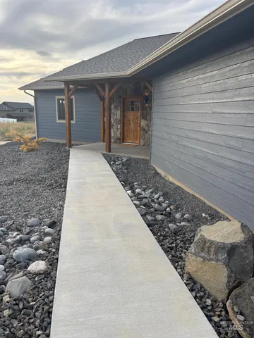 $560,000 | 2211 Powers Drive, Lewiston, ID 83501