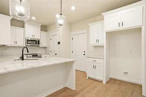 $344,900 | 206 Legacy Boulevard, Weatherford, TX 76086