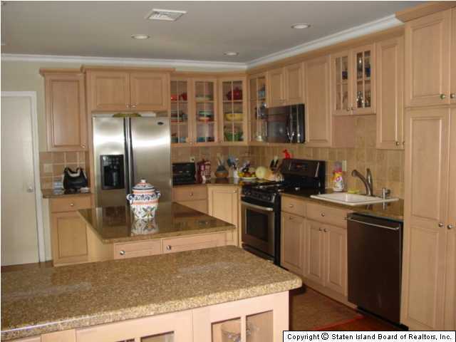 134 Duncan Road Staten Island, NY 10301 - Photo 4 of 7 Additional Photo