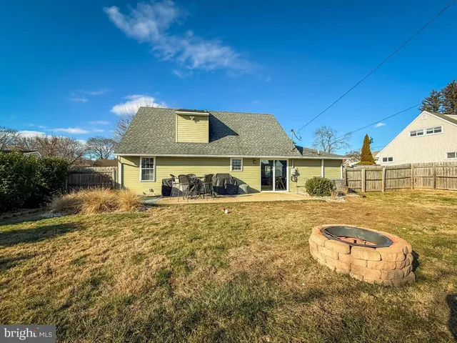 $465,000 | 18 Jump Hill Road, Levittown, PA 19056