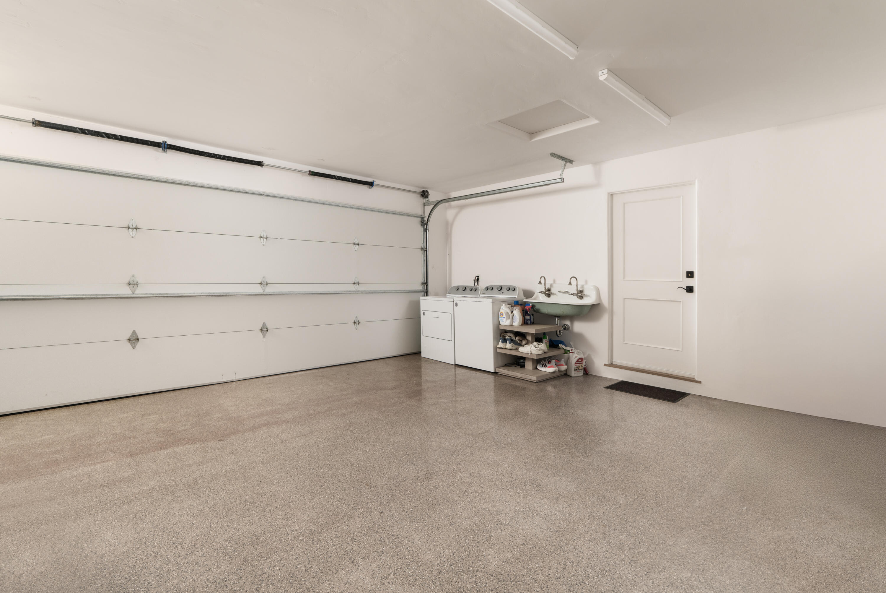 830 Summit Road Santa Barbara, CA 93108 - Photo 31 of 34 2 car garage