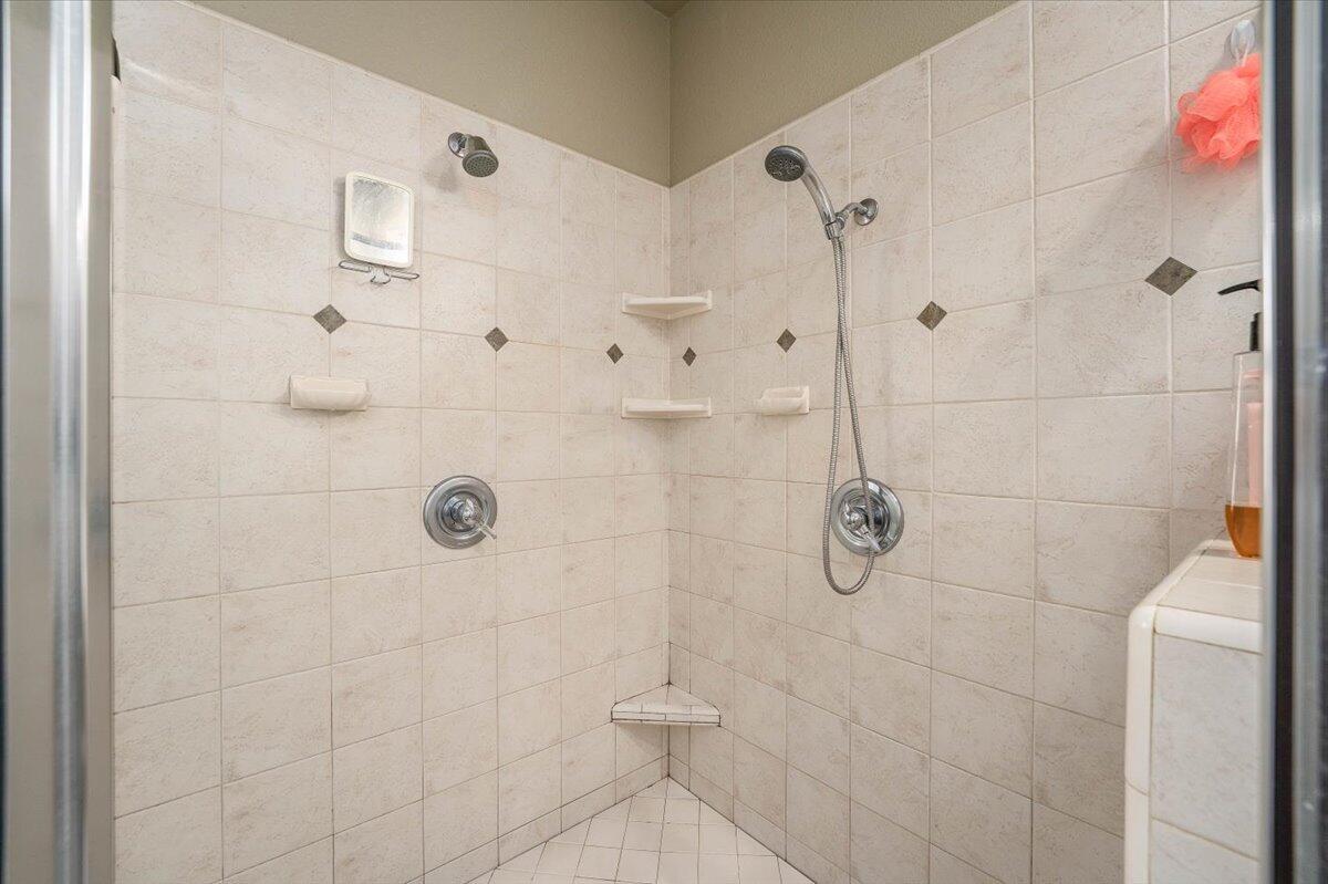 2122 Edinburgh Way Redding, CA 96003 - Photo 21 of 61 24-2122 Edinburgh Way - I-25