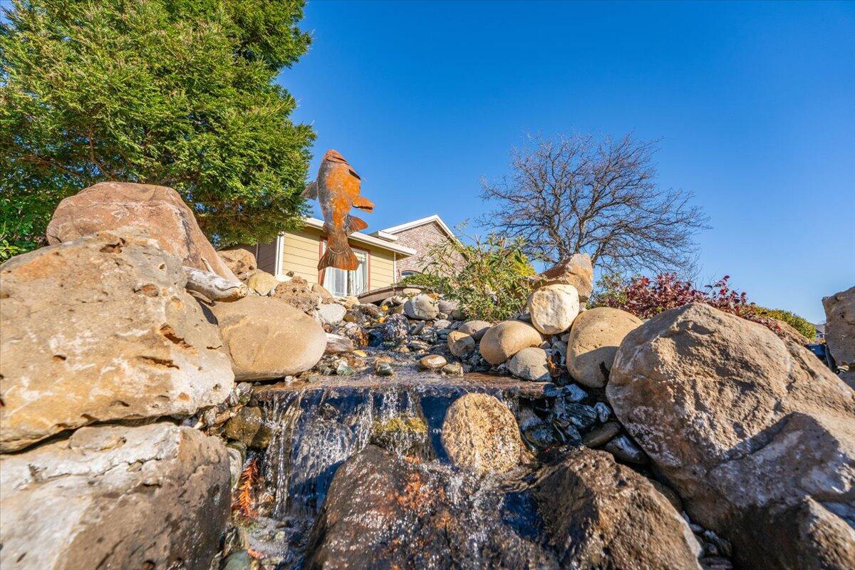 2122 Edinburgh Way Redding, CA 96003 - Photo 45 of 61 48-2122 Edinburgh Way - E-16