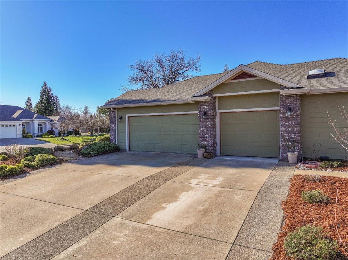 2122 Edinburgh Way Redding, CA 96003 - Photo 50 of 61 a view of backyard of the house