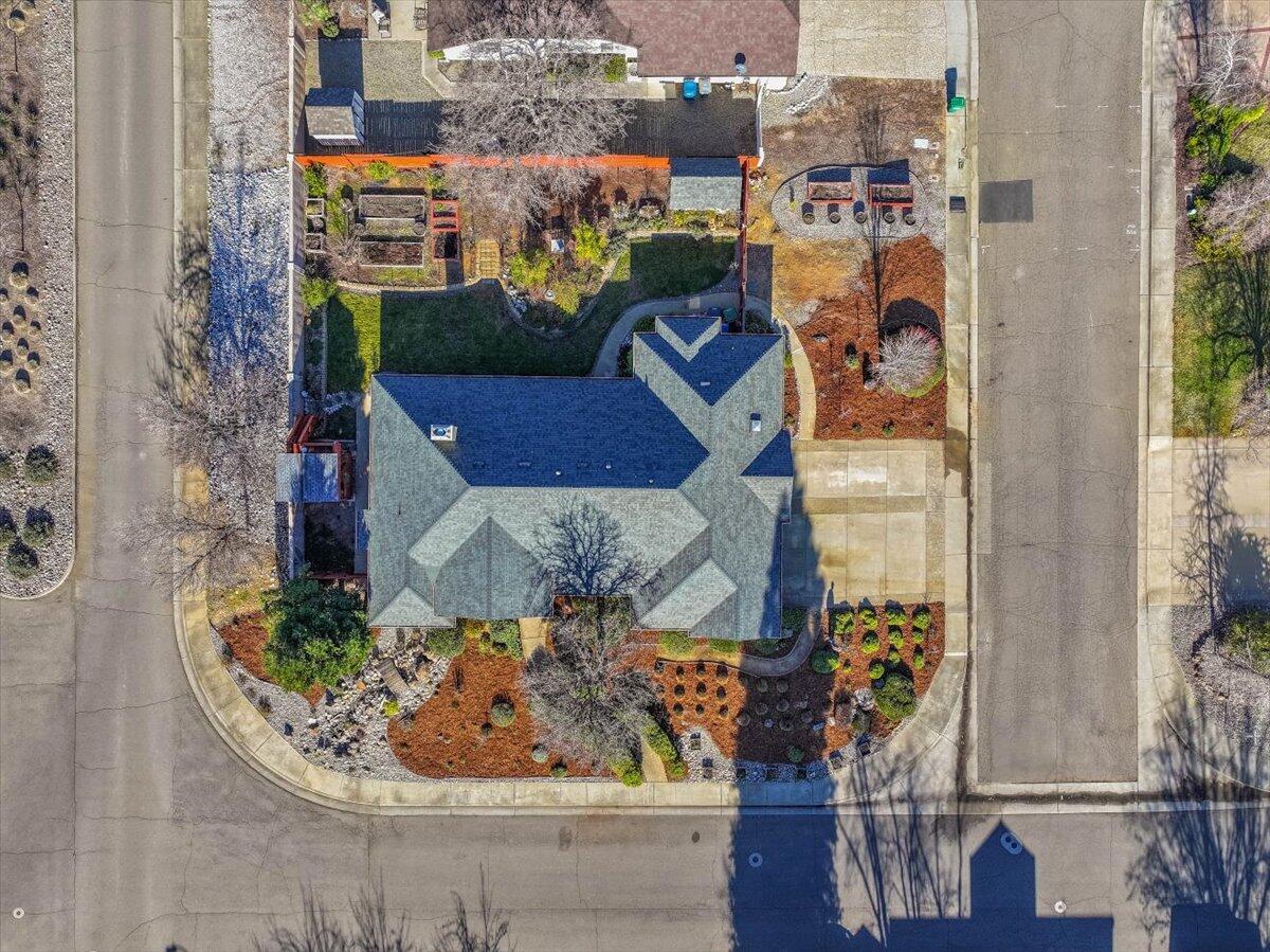 2122 Edinburgh Way Redding, CA 96003 - Photo 60 of 61 03-2122 Edinburgh Way - E-28