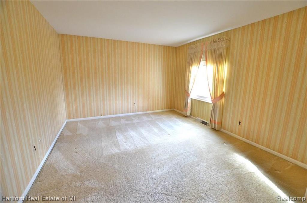 36257 Congress Road Farmington Hills, MI 48335 - Photo 11 of 19