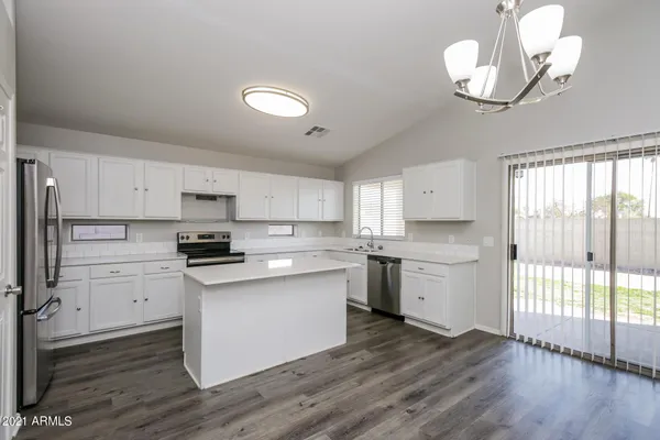 $2,280 | 5605 South 11th Place, Phoenix, AZ 85040