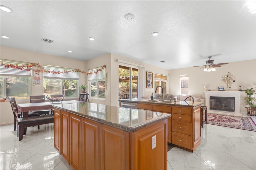 665 Barbre Lane Corona, CA 92879 - Photo 13 of 57 Kitchen