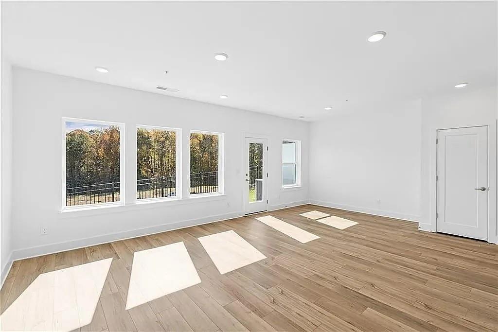 158 Redbud Road Canton, GA 30114 - Photo 4 of 11