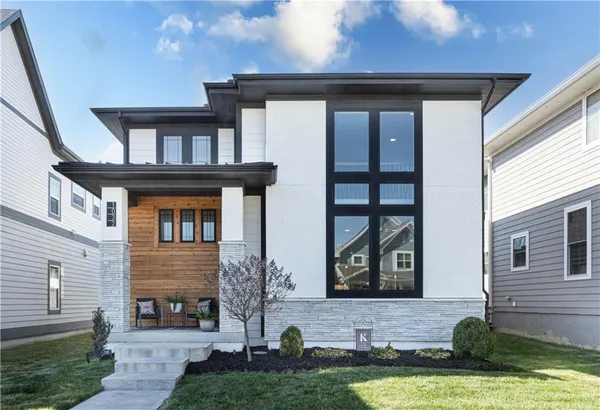 $559,000 | 1032 Southwest Armie Street, Lee's Summit, MO 64081