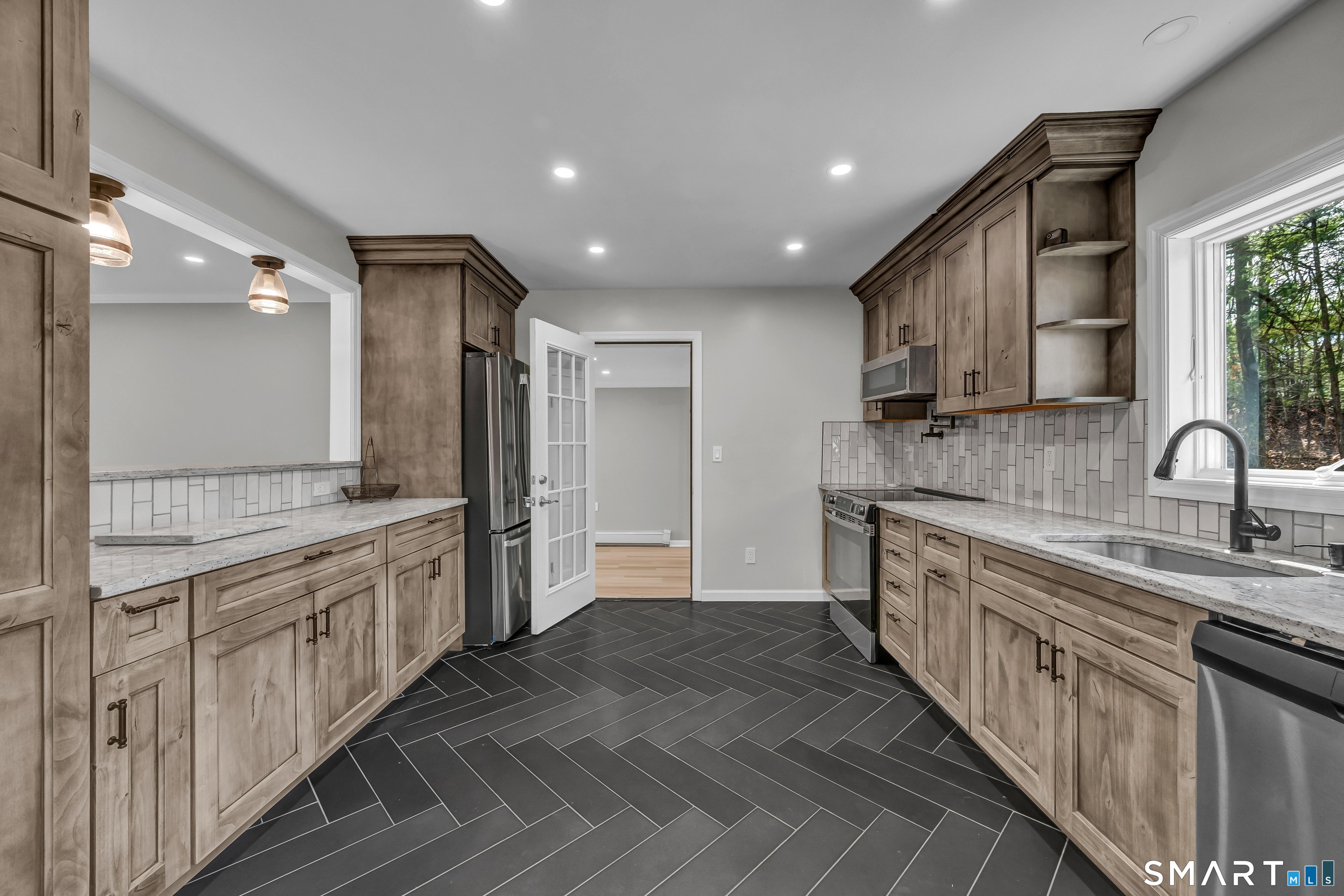 240 Great Plain Road Danbury, CT 06811 - Photo 11 of 39