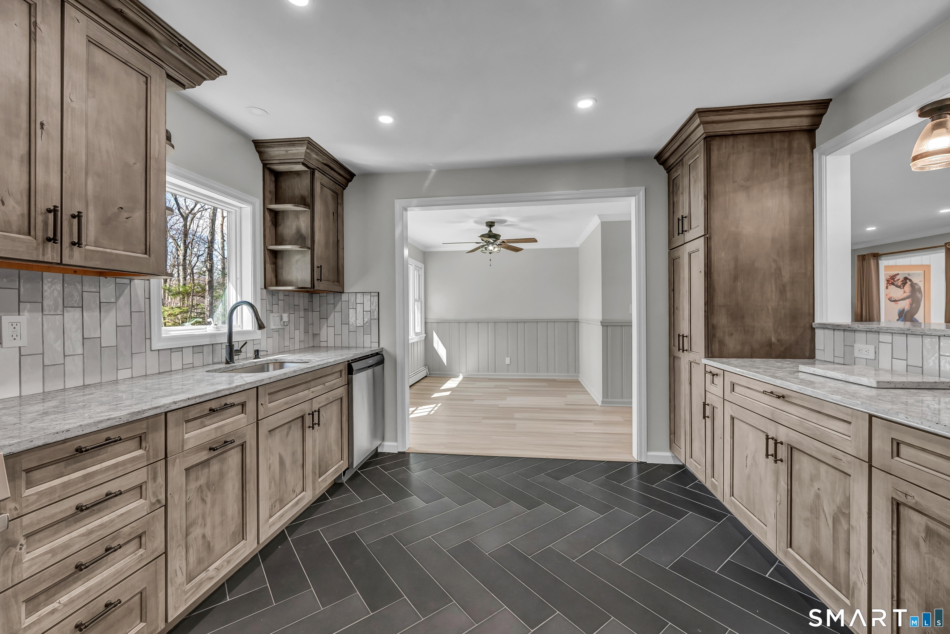 240 Great Plain Road Danbury, CT 06811 - Photo 7 of 39