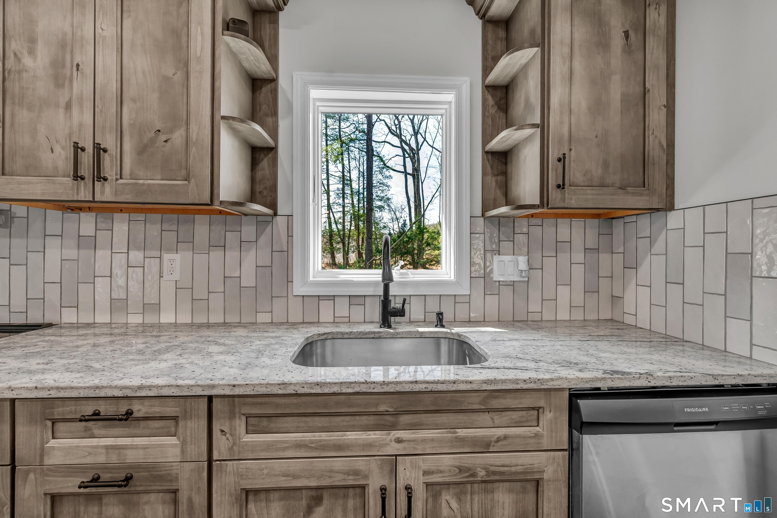 240 Great Plain Road Danbury, CT 06811 - Photo 8 of 39