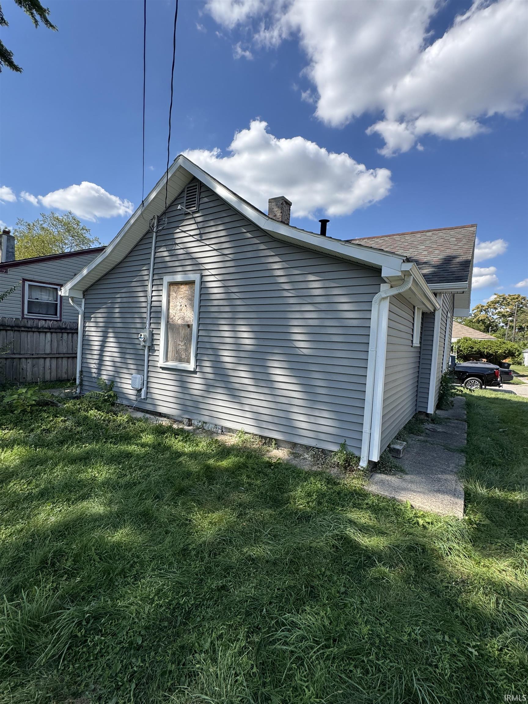 2021 Carlton Avenue Fort Wayne, IN 46802 - Photo 3 of 7