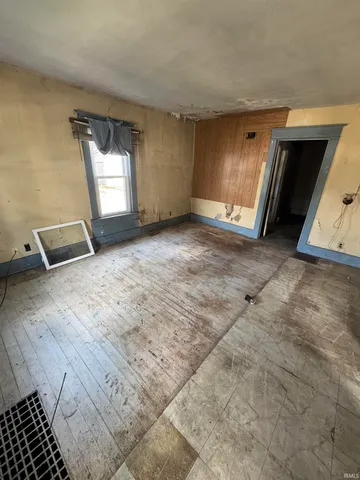 $49,900 | 2021 Carlton Avenue, Fort Wayne, IN 46802