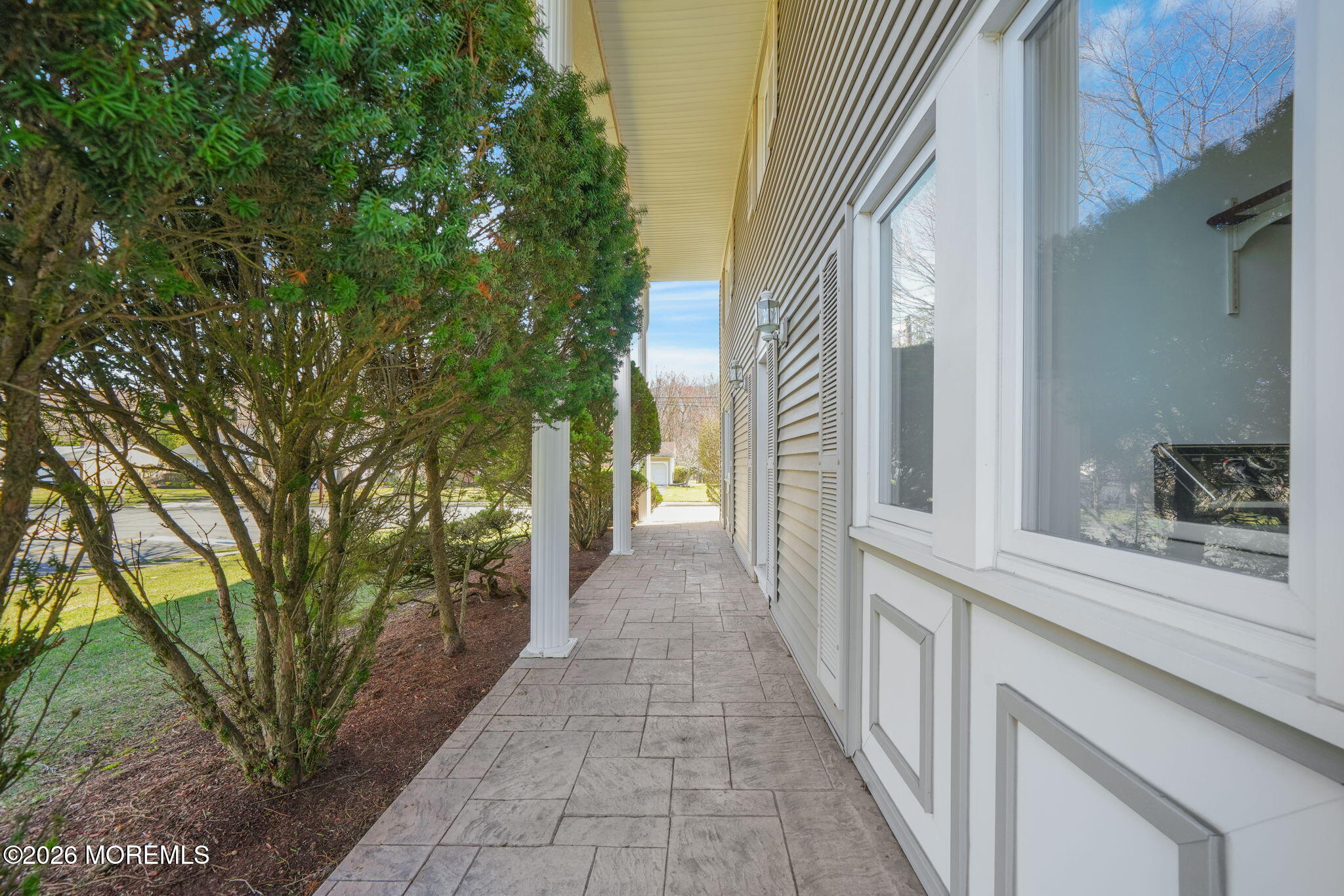 1 Sudbury Road Morganville, NJ 07751 - Photo 4 of 43 a view of a house with a hallway