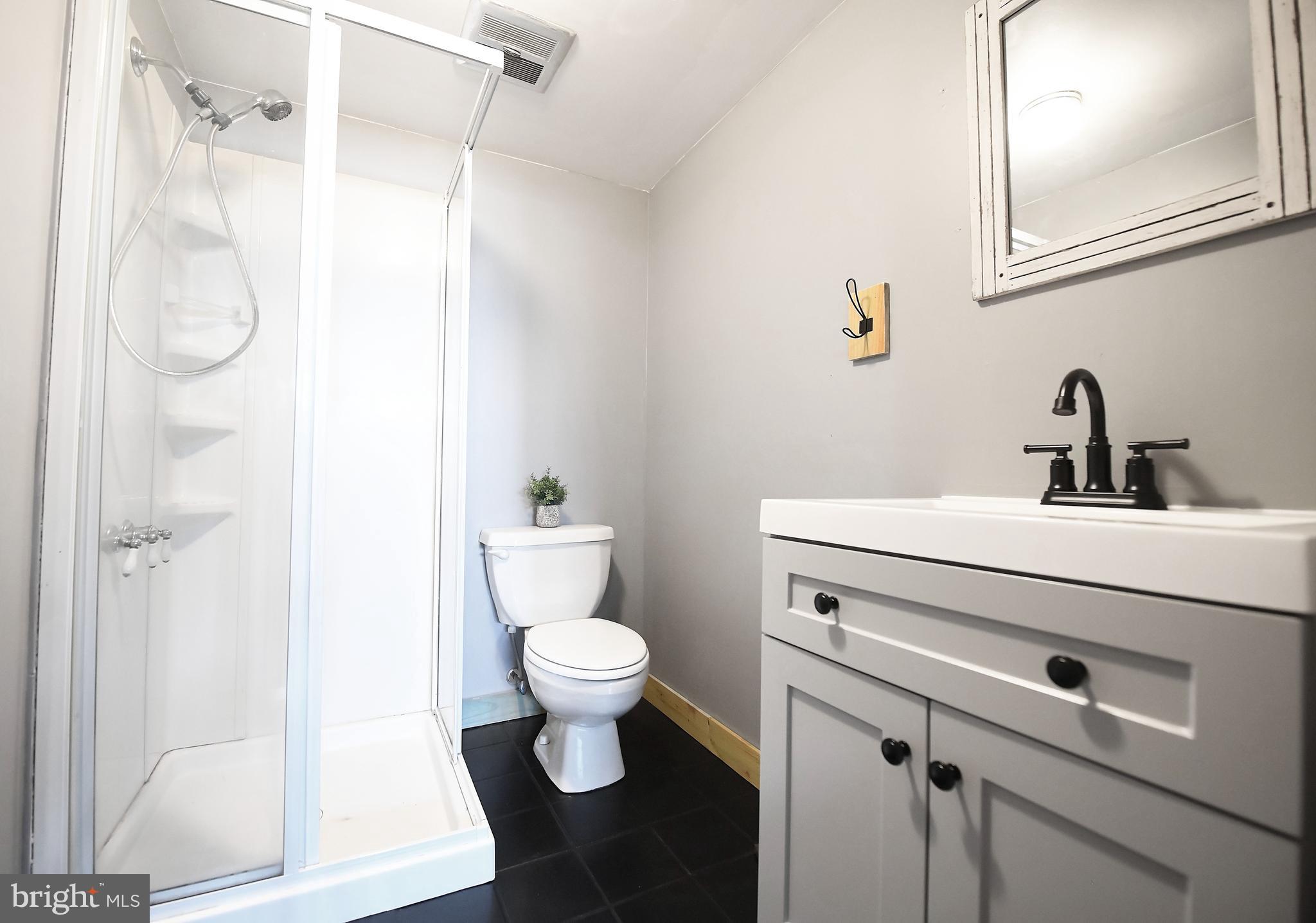 8275 Del Haven Road Baltimore, MD 21222 - Photo 17 of 35 Lower level full bath