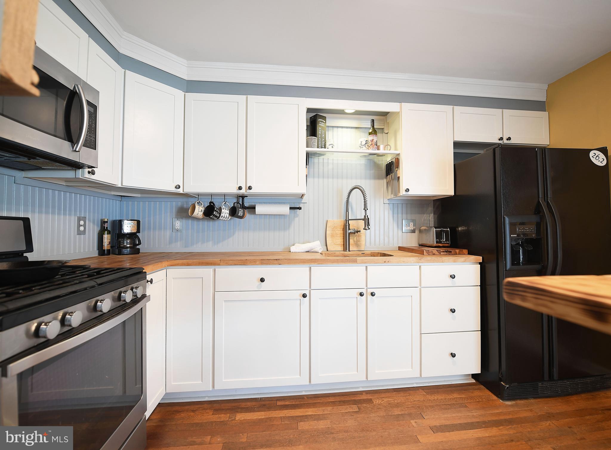 8275 Del Haven Road Baltimore, MD 21222 - Photo 20 of 35 Additional: Butcher block counters