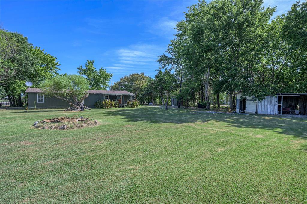 428 Pennell Road Sherman, TX 75090 - Photo 4 of 40
