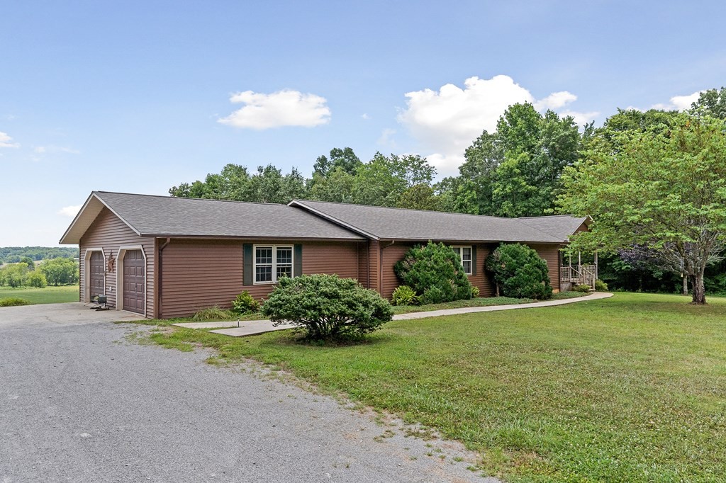 334 Odell Road Sparta, TN 38583 - Photo 3 of 60 Gallery Image 3