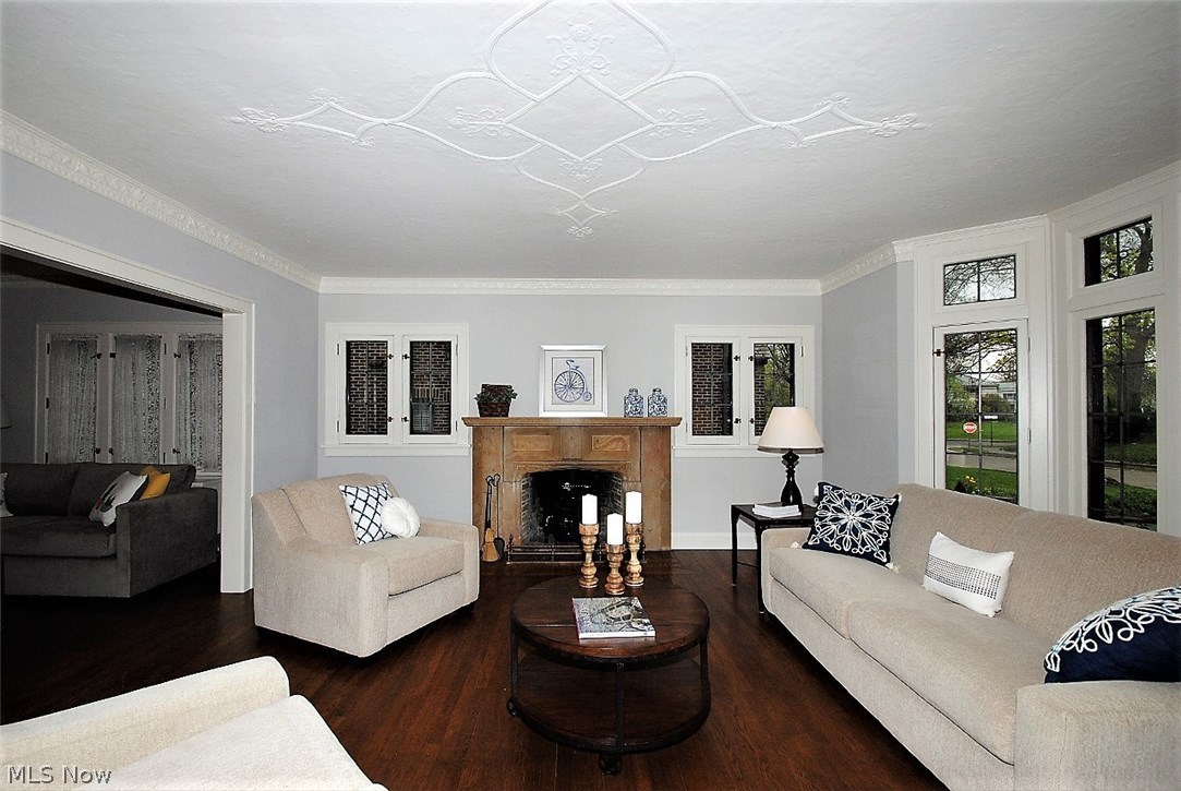3294 Maynard Road Beachwood, OH 44122 - Photo 6 of 28 Living Room