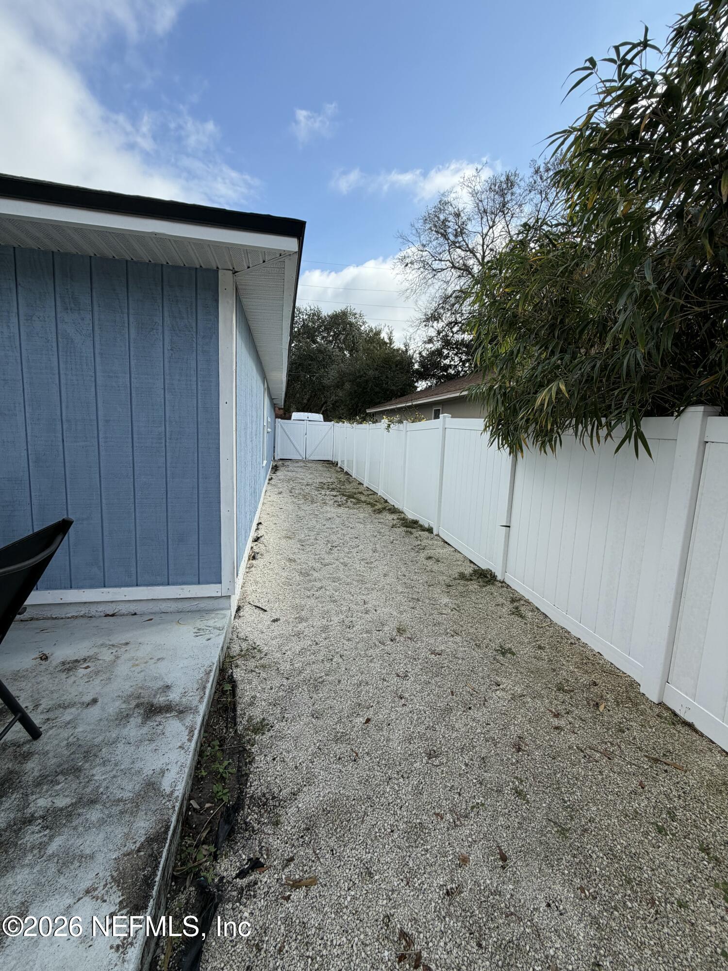 286 Main Street Atlantic Beach, FL 32233 - Photo 40 of 46 a view of a backyard space