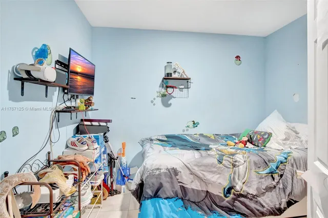 $950,000 | 2940 Southwest 156th Avenue, Davie, FL 33331