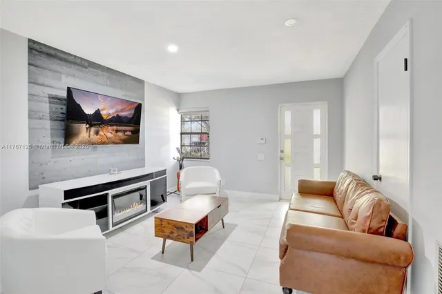 $950,000 | 2940 Southwest 156th Avenue, Davie, FL 33331