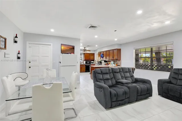 $950,000 | 2940 Southwest 156th Avenue, Davie, FL 33331