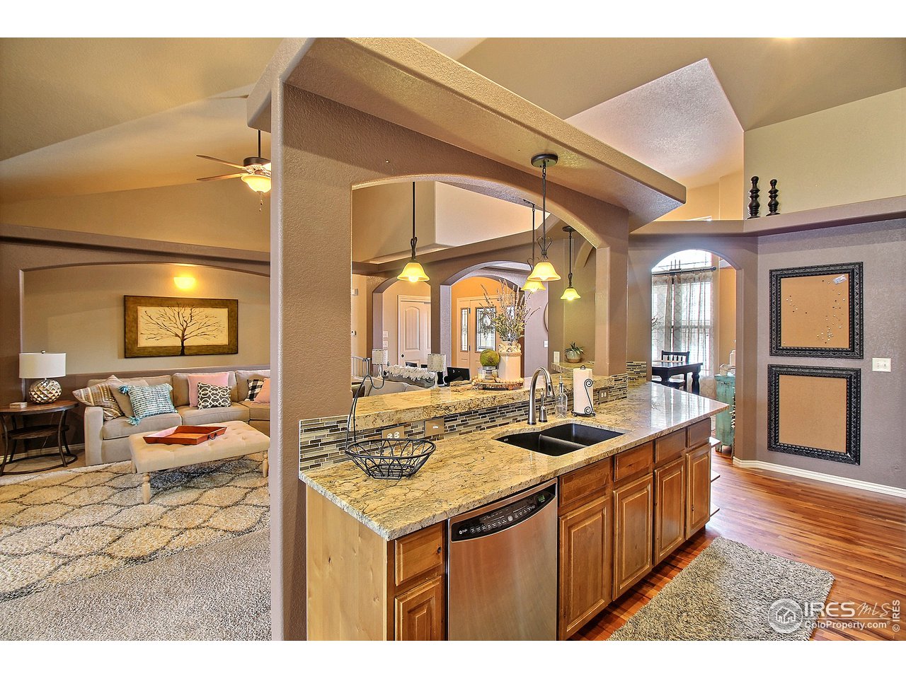 6721 West 34th St Road Greeley, CO 80634 - Photo 9 of 40 Slab Granite Counters