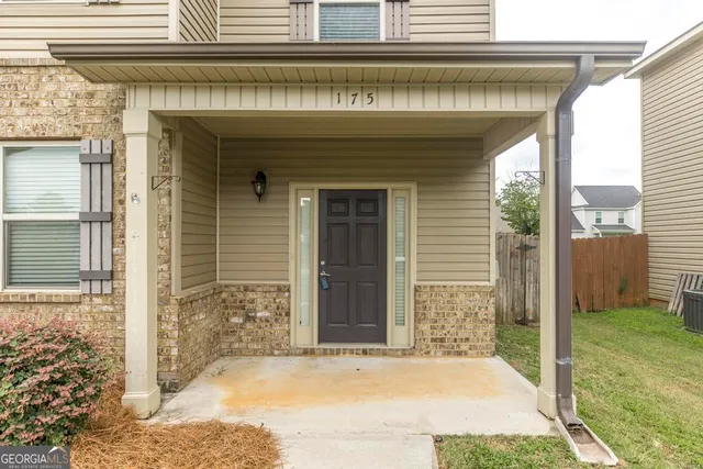 a view of entrance door of the house