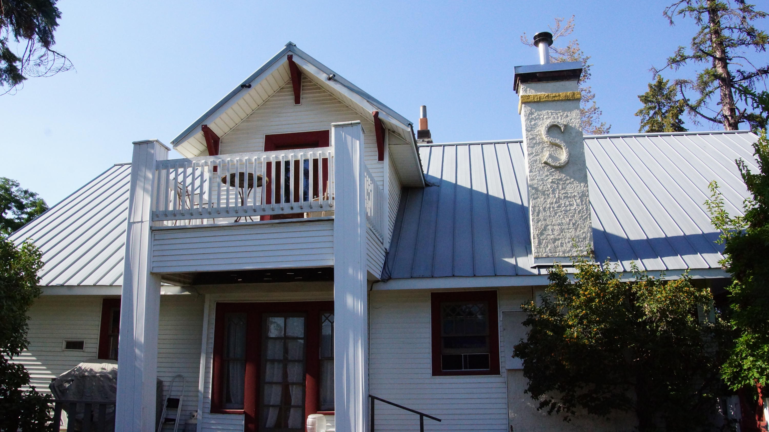 139 Southwest 9th Street Redmond, OR 97756 - Photo 2 of 16 Chiminey With S for Scott