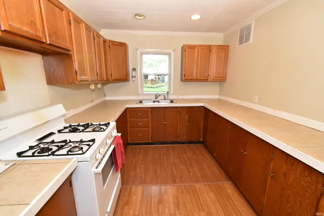 $139,900 | 403 South Howard Street, Oxford, IN 47971