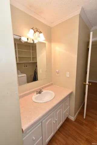 $139,900 | 403 South Howard Street, Oxford, IN 47971