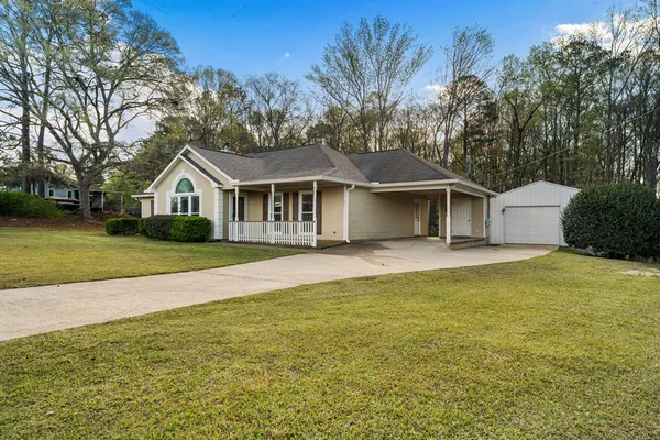 $325,000 | 303 Waterford Drive, Cataula, GA 31804
