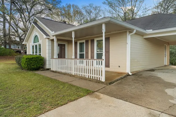 $325,000 | 303 Waterford Drive, Cataula, GA 31804