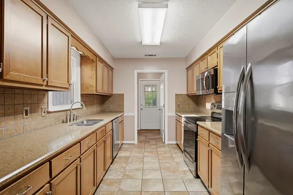 $325,000 | 303 Waterford Drive, Cataula, GA 31804