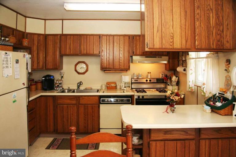 303 Estate Road Reisterstown, MD 21136 - Photo 5 of 16 Kitchen #2