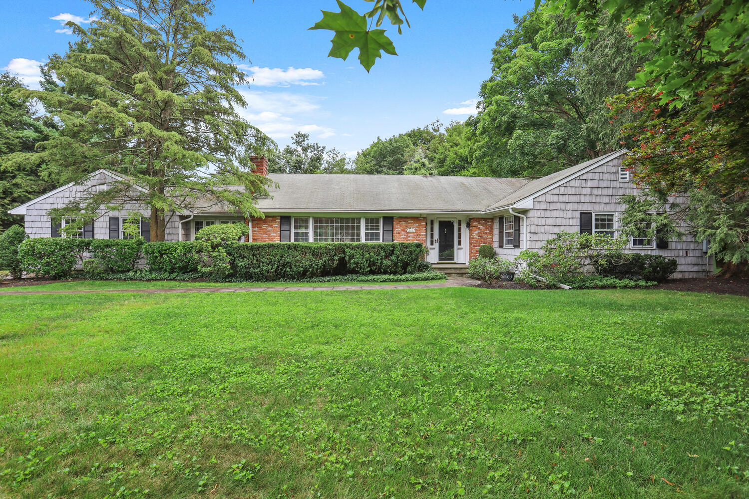 163 Farm Road New Canaan, CT 06840 - Photo 1 of 33 163 Farm Road