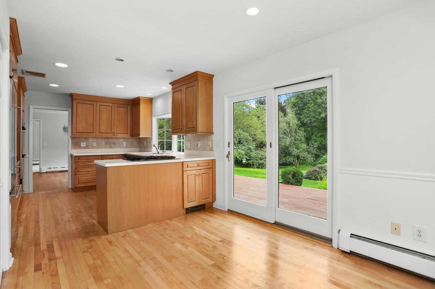 163 Farm Road New Canaan, CT 06840 - Photo 8 of 33 163 Farm Rd New Canaan CT-large-020-020-