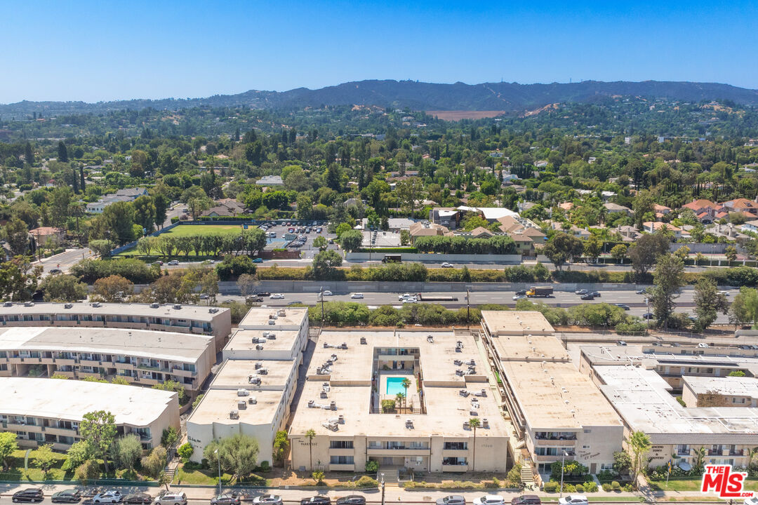 17340 Burbank Boulevard Encino, CA 91316 - Photo 10 of 24