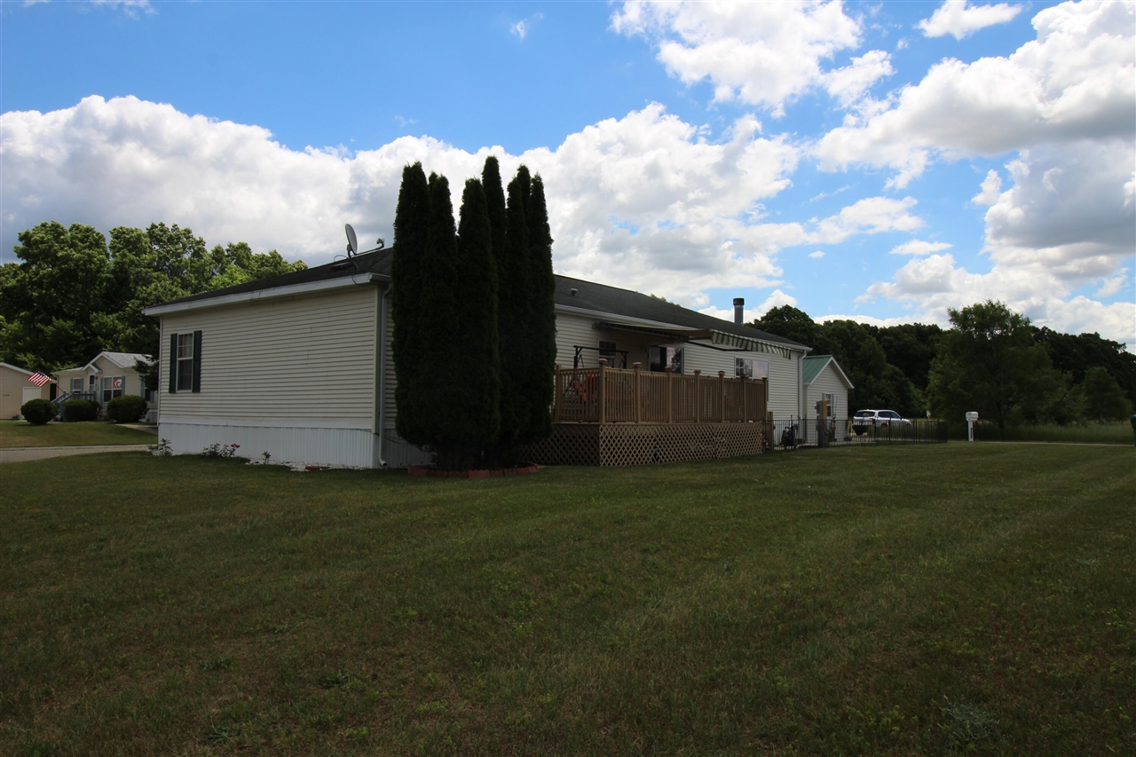 823 Raisin River Road Three Rivers, MI 49093 - Photo 6 of 38