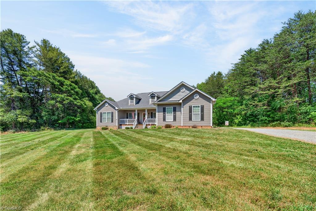 552 Tom Hunter Road Pilot Mountain, NC 27041 - Photo 3 of 32
