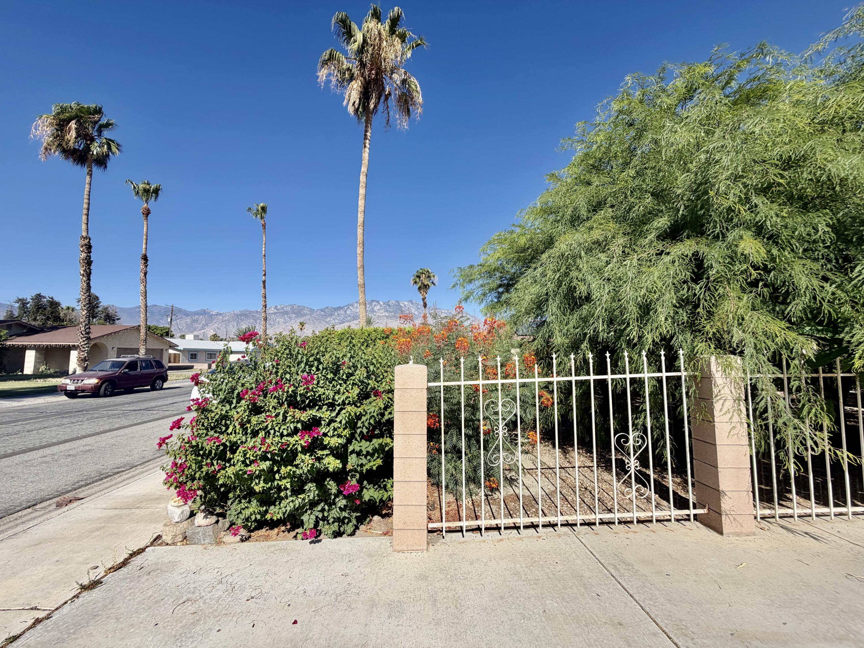 68110 Risueno Road Cathedral City, CA 92234 - Photo 3 of 29 front yard
