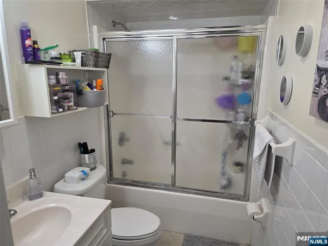 $430,000 | 420 Passaic Street, Unit 2G, Hackensack, NJ 07601