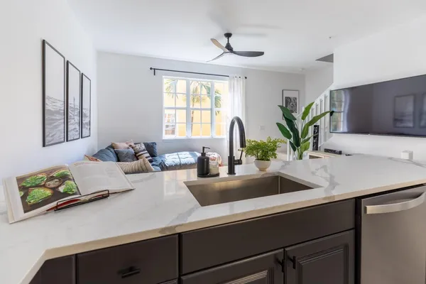 $7,000 | 72 Southeast 6th Avenue, Unit H, Delray Beach, FL 33483