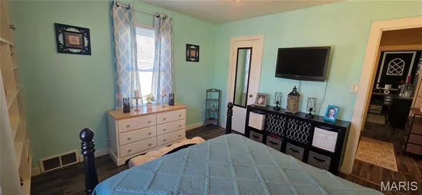 $189,000 | 328 Van Zant Street, Chester, IL 62233