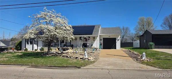 $189,000 | 328 Van Zant Street, Chester, IL 62233