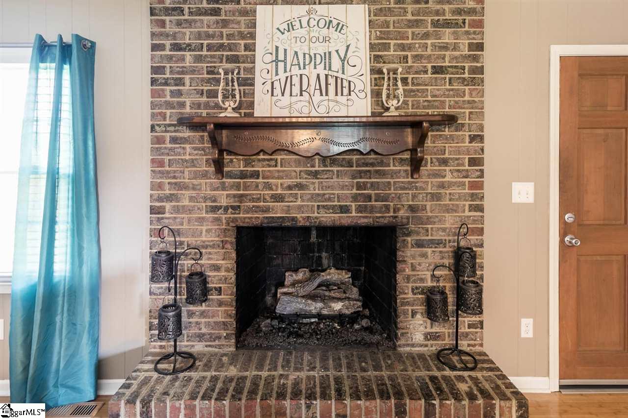 3812 Jug Factory Road Greer, SC 29651 - Photo 5 of 36